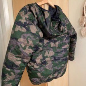 HANNA ANDERSSON - reversible puffer jacket (navy & green cammo)